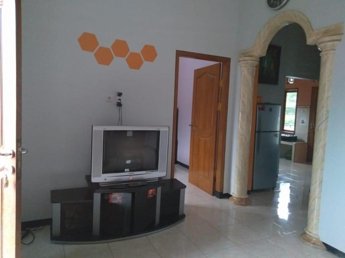 วิลลา ตรีชายา Hotel บาตู ภายนอก รูปภาพ